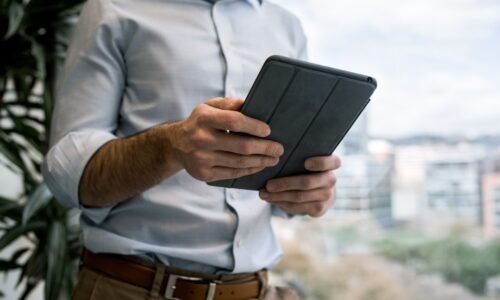 Comande sua empresa de qualquer lugar com IA